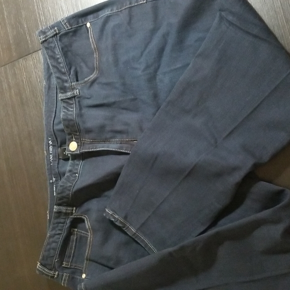 NEW Jeans - Picture 1 of 4